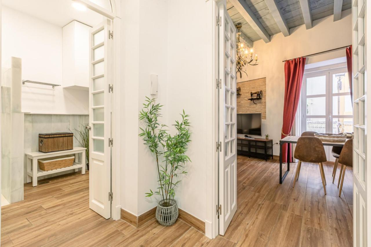 Green-Apartments Mansion Blue Catedral Севилья Экстерьер фото